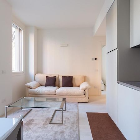Bullona Elegant Apartment Milan Bagian luar foto