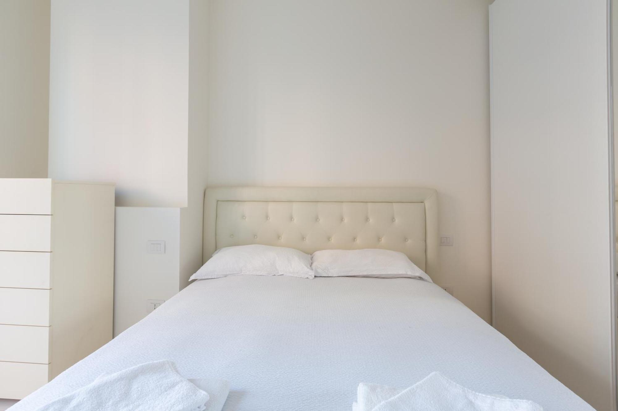 Bullona Elegant Apartment Milan Bagian luar foto